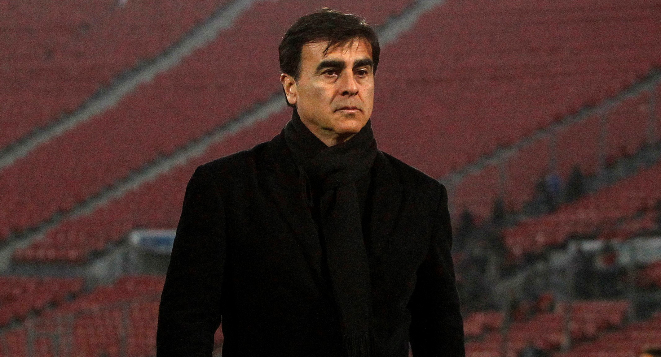 Gustavo Quinteros dio negativo en examen PCR y está listo para asumir como DT de Colo Colo