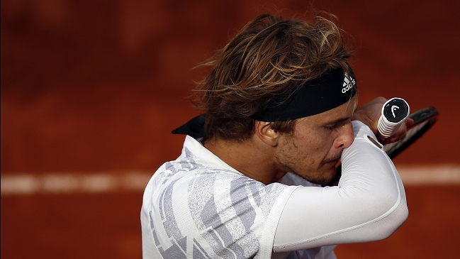 Zverev anunció que dio negativo por Covid-19 tras jugar con fiebre en Roland Garros