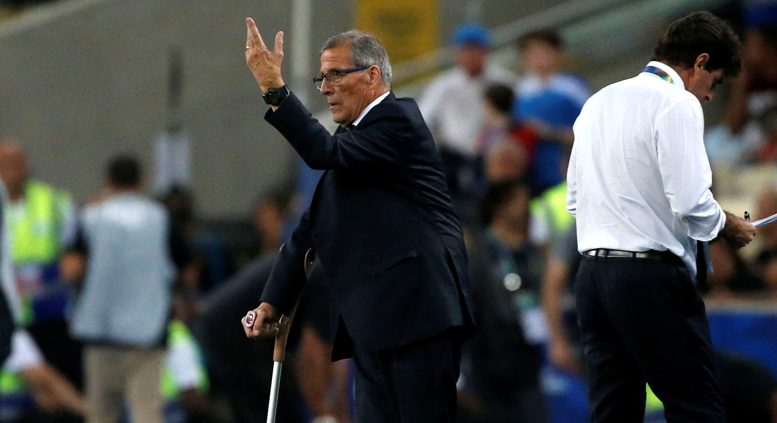 Oscar Tabárez apuntó al potencial que pierde la Roja con la ausencia de referentes