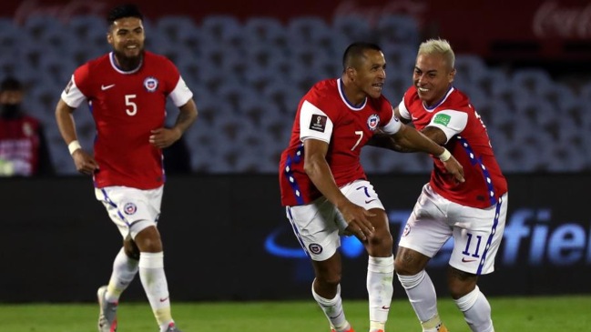 Alexis anotó el empate contra Uruguay tras gran jugada colectiva y devolvió la ilusión a Chile