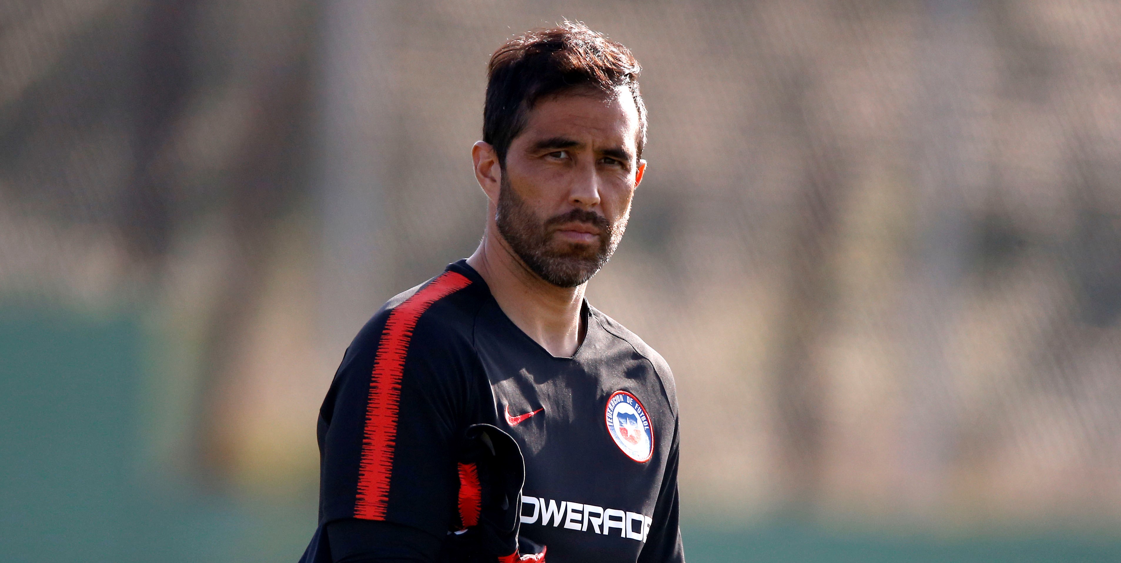 Claudio Bravo: La costumbre que te roben se ha hecho un hábito para casi todos los chilenos