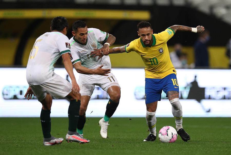Roberto Firmino y Philippe Coutinho comandaron goleada de Brasil sobre Bolivia