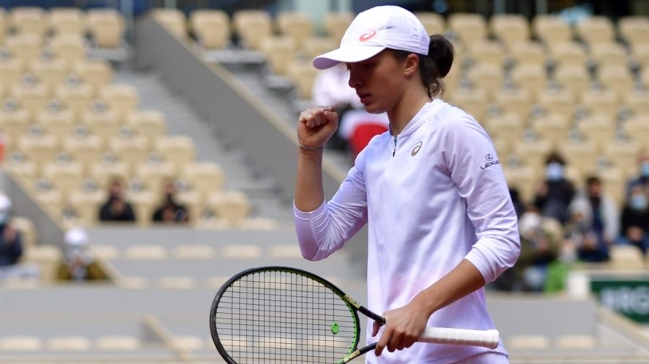 Iga Swiatek arrasó con Sofia Kenin y ganó Roland Garros con autoridad