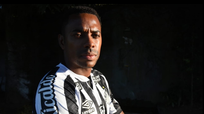 Santos FC anunció el regreso de Robinho, que cobrará un bajo salario