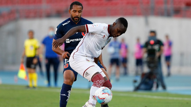 Caputto y nivel de Beausejour: Me pone contento, pero ha tenido muchos partidos buenos