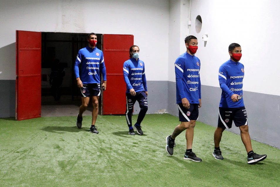 La Roja tuvo en el Estadio Nacional su última práctica de cara al crucial duelo ante Colombia