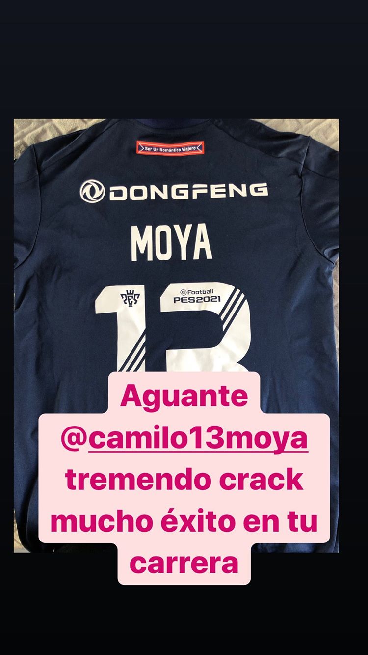 No les gustó nada: Camilo Moya cambió camiseta con Jaime Valdés y desató el enojo de los hinchas