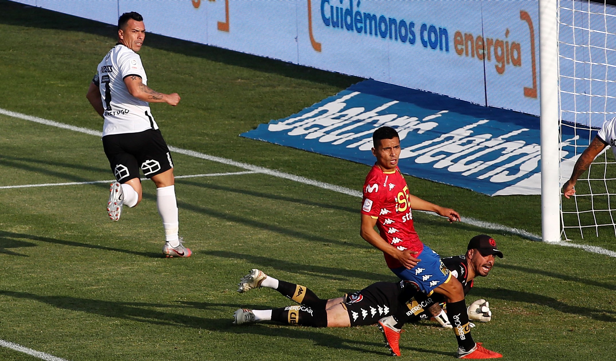 Esteban Paredes sorprendió de entrada a Unión Española con un golazo
