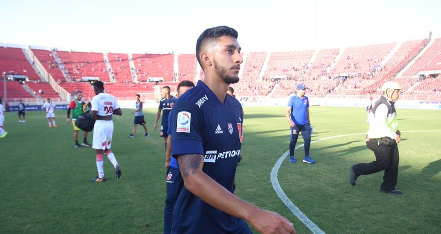 Franco Lobos tuvo exitosa operación en su rodilla derecha e iniciará este jueves su rehabilitación