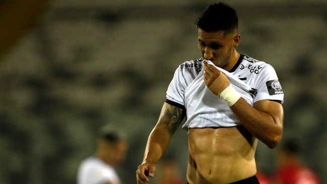 U. Española le propinó una dolorosa derrota a Colo Colo en el Monumental y profundizó su crisis