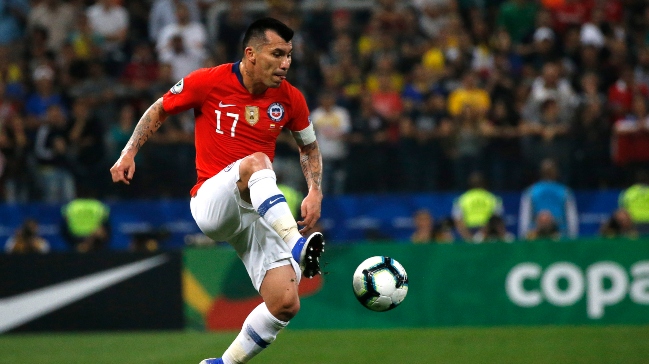 Gary Medel arriesga perderse duelos ante Perú y Venezuela