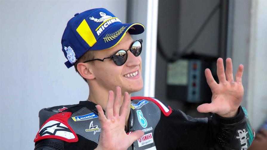Fabio Quartararo superó una dura caída y desde la clínica regresó para ganar la pole en Aragón
