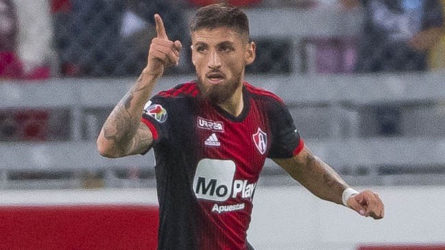 Jeraldino anotó, pero no pudo evitar la caída de Atlas contra Chivas en el clásico de Guadalajara