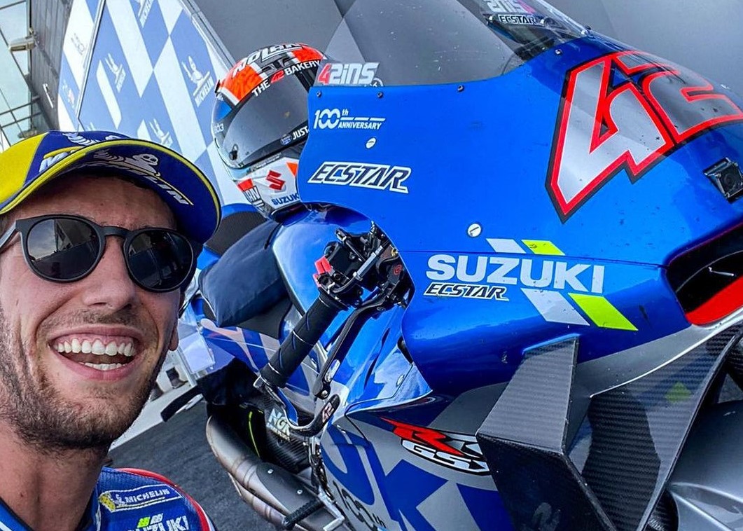 Alex Rins ganó en Aragón y Joan Mir tomó el liderato en el Mundial de MotoGP