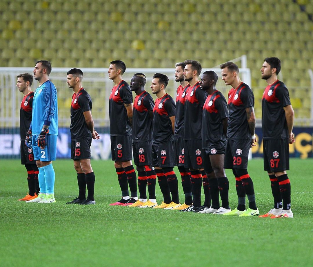Enzo Roco fue titular en empate de Karagumruk en Turquía