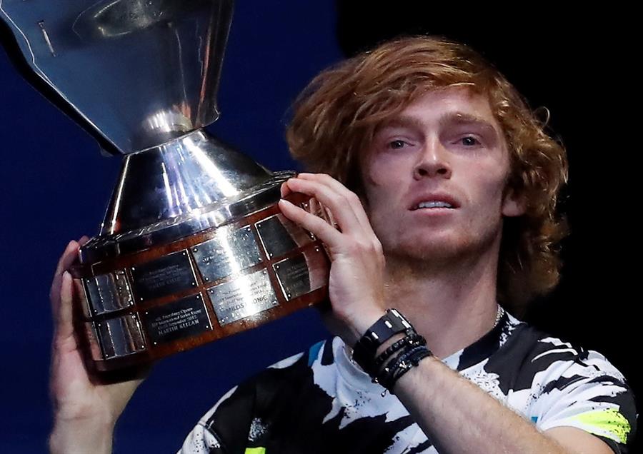 Andrei Rublev ganó el ATP de San Petersburgo tras batir a Borna Coric