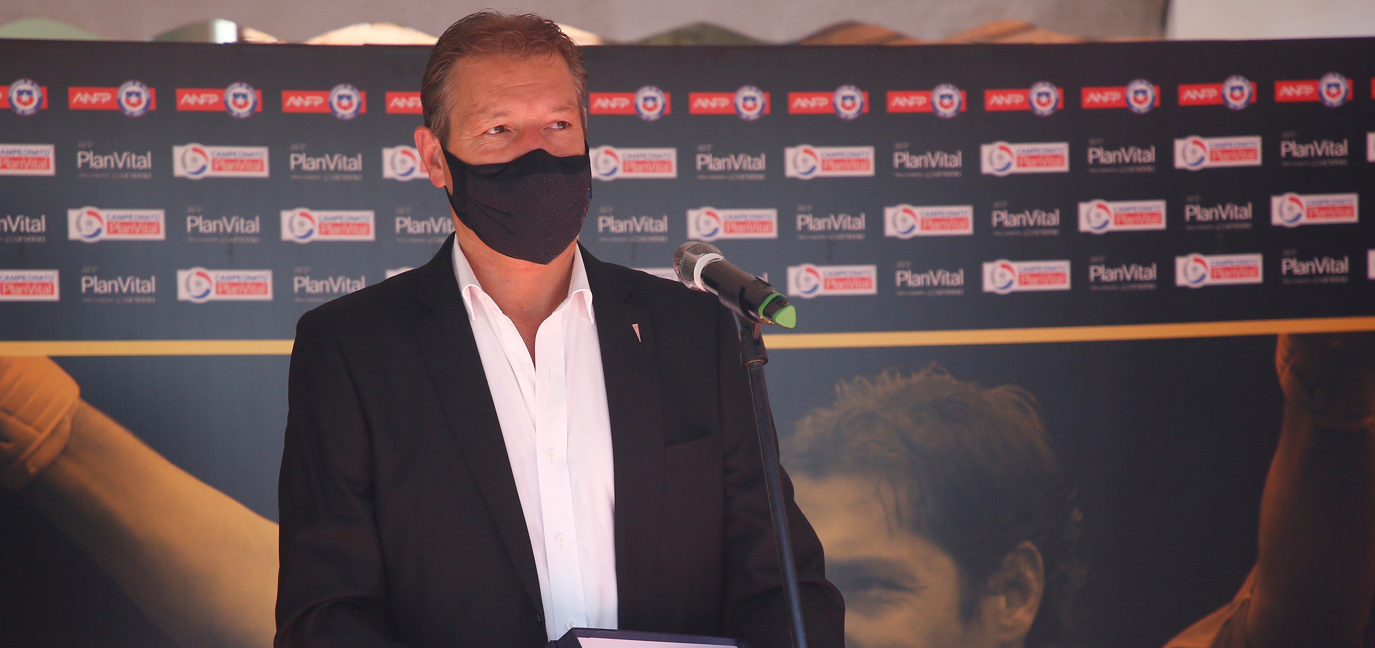 Buljubasich descartó refuerzos en U. Católica: “Estamos contentos con lo que tenemos”