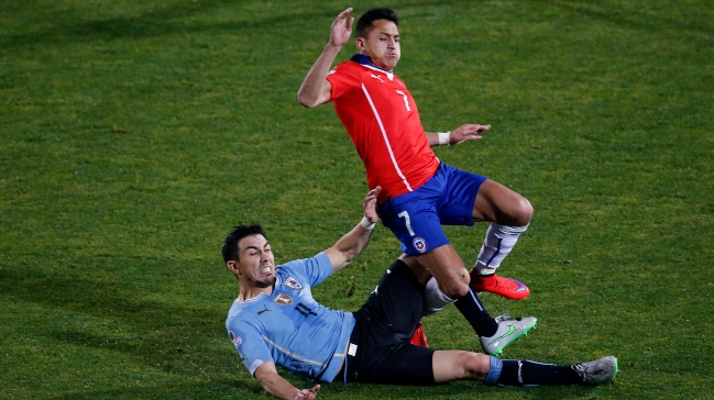 Ex seleccionado uruguayo subió una foto desnudo por error