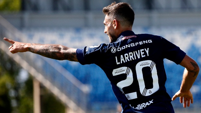 Joaquín Larrivey alargó la cuenta de la U ante Audax Italiano