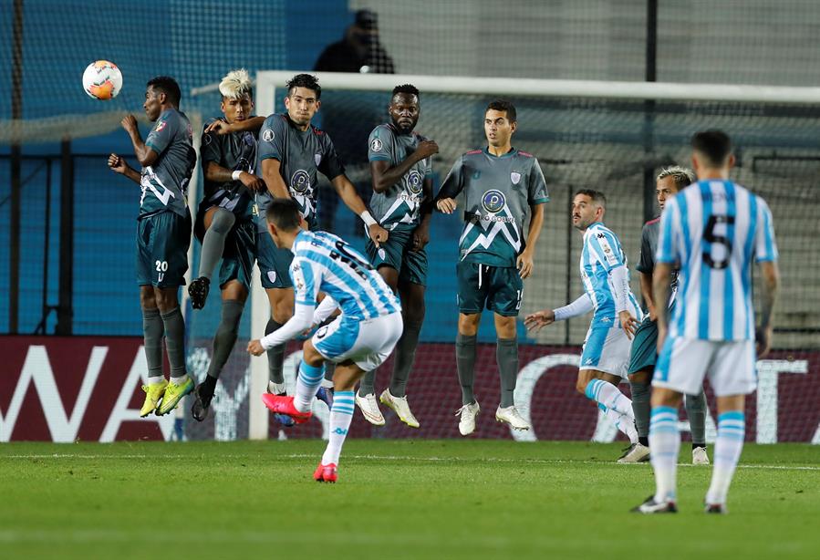 El sensacional golazo de Matías Rojas para dar el triunfo a Racing ante Estudiantes de Mérida