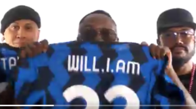 Con la camiseta del “Rey”: Black Eyed Peas agradeció a Arturo Vidal