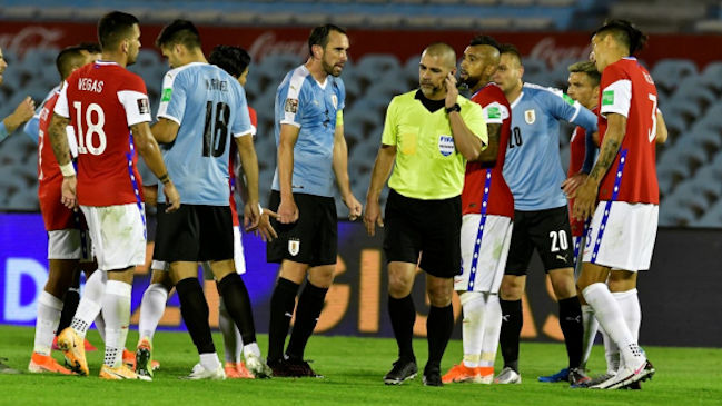 Eber Aquino recibió un incentivo tras su polémico arbitraje en el duelo entre Uruguay y Chile