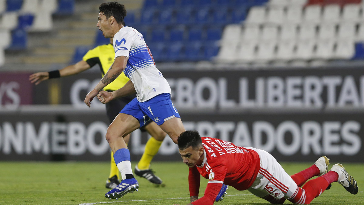 El golazo de Fernando Zampedri que le dio a la UC el paso a Copa Sudamericana