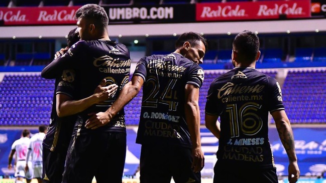 León siguió firme en el liderato en México tras vencer a Puebla con Jean Meneses en cancha