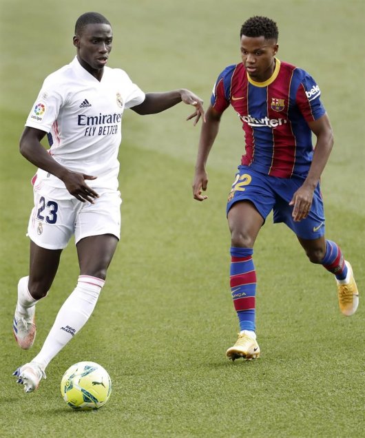 Real Madrid se hizo fuerte en el clásico y batió a FC Barcelona como visitante