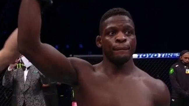 Estadounidense Phil Hawes debutó en el UFC con un espectacular nocaut en 18 segundos