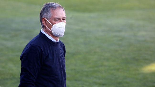 Prensa brasileña informó que Palmeiras realizó contactos por Ariel Holan, pero la UC se niega a dejarlo ir