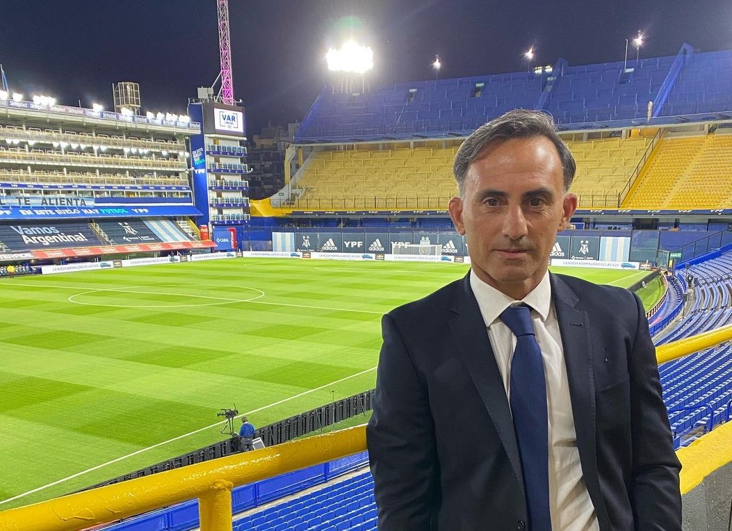 Diego Latorre la pasa mal con el coronavirus: Perdió la voz y su familia teme por una neumonía