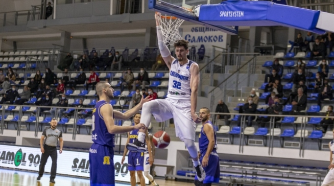 Chilenos Nicolás Carvacho y Manny Suárez brillaron en Europa