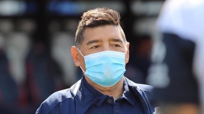 Diego Maradona fue aislado por contacto estrecho con contagiado de covid