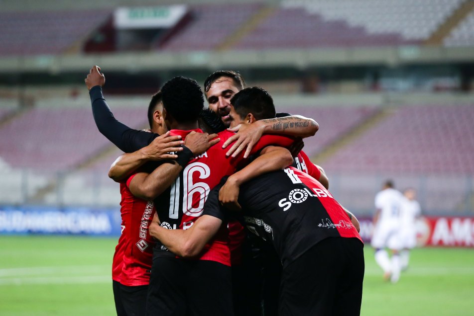 Melgar hizo valer su localía en Perú con triunfo ante Bahía en la Copa Sudamericana