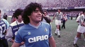 Maradona celebra 60 años y lo festejamos con alguno de sus mejores goles