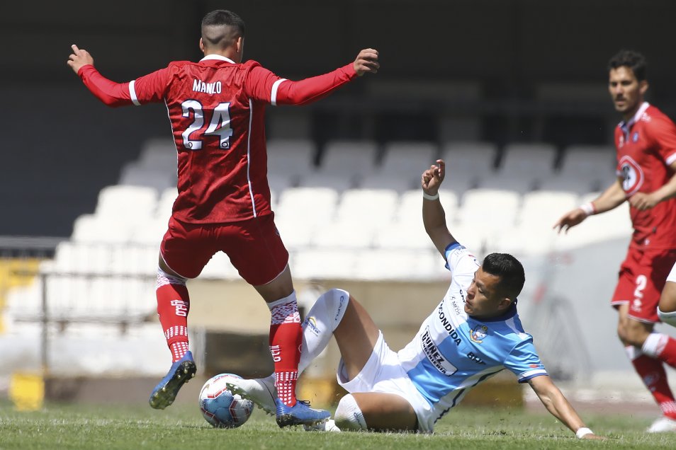 Andrés Souper marcó un “doblete” y comandó el valioso triunfo de Antofagasta ante La Calera