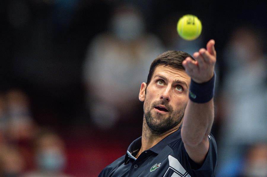 Novak Djokovic fue eliminado por Lorenzo Sonego en los cuartos de final del ATP de Viena