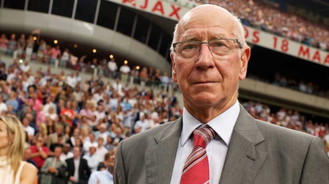 Campeón del mundo Sir Bobby Charlton fue diagnosticado con demencia