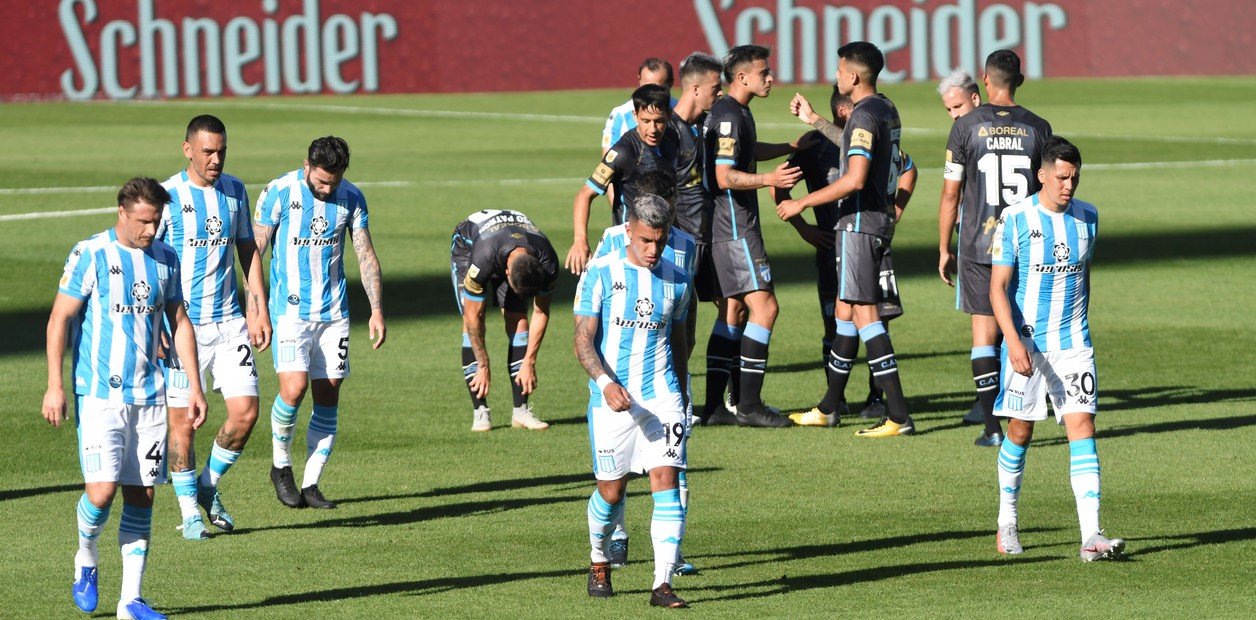 Racing de los chilenos fue goleado por Atlético Tucumán en su estreno en la Copa Liga Profesional