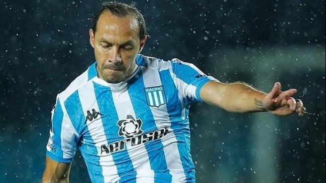 Medios partidarios de Racing fueron duros con Marcelo Díaz: Espantoso partido del chileno
