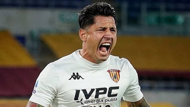 El italo-peruano Gianluca Lapadula marcó para Benevento ante Hellas Verona