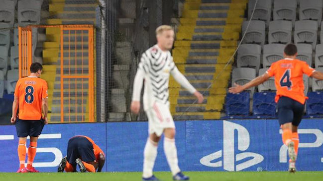 Basaksehir aprovechó los errores de Manchester United y logró importante triunfo en Champions