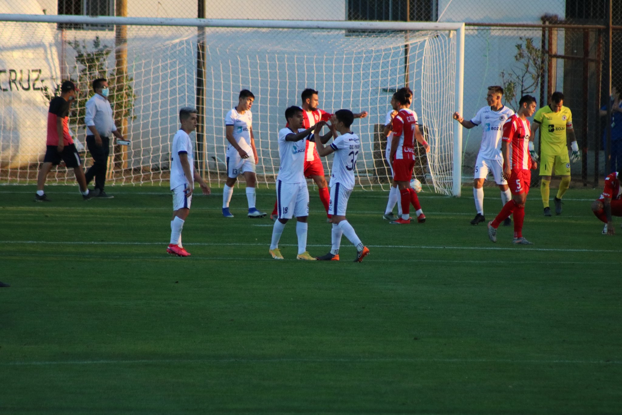 Santa Cruz dejó de ser colista tras vencer a Unión San Felipe en la Primera B