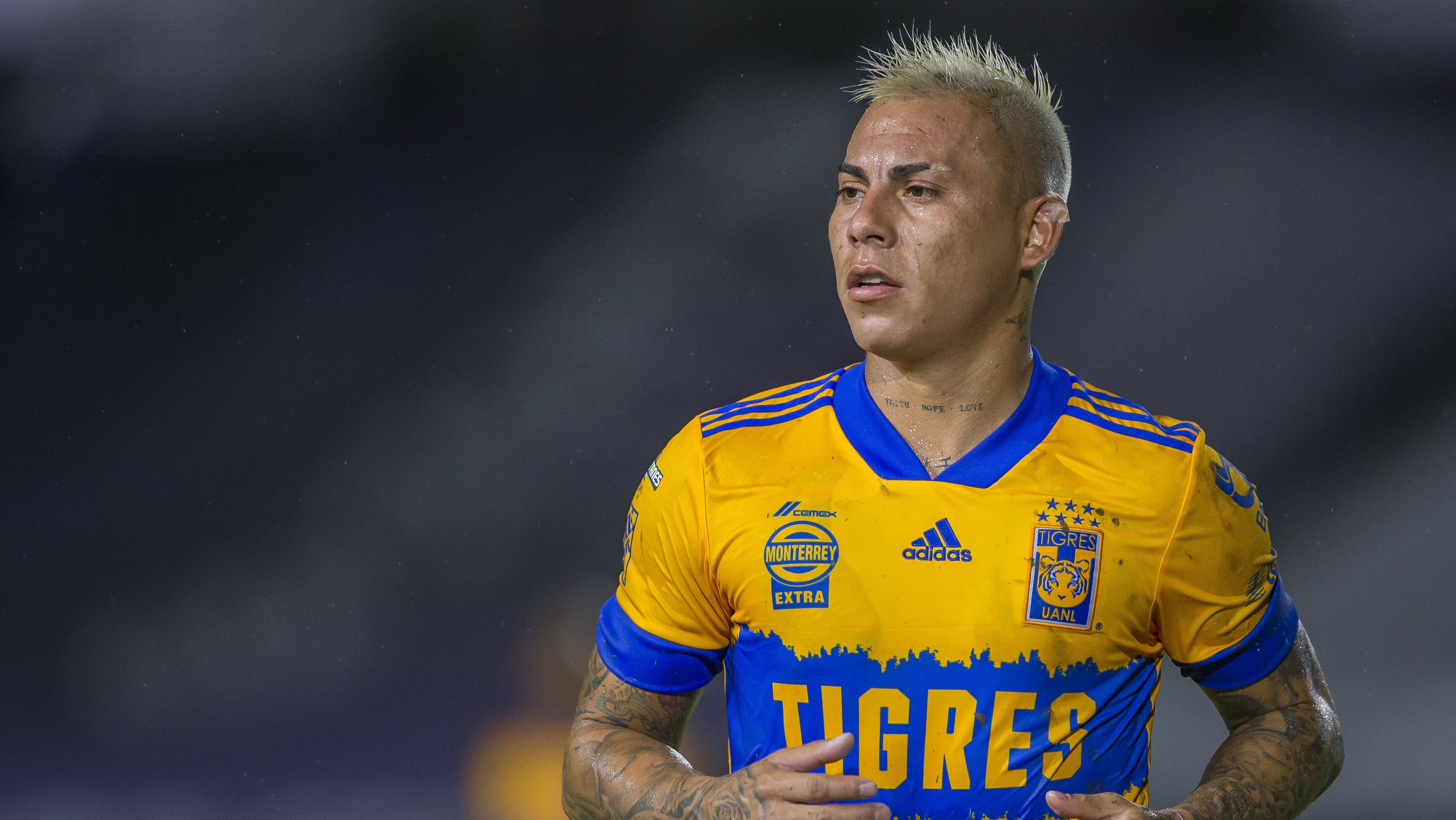 Eduardo Vargas se acerca a Corinthians, pero Atlético Mineiro no se rinde en su afán de contratarlo