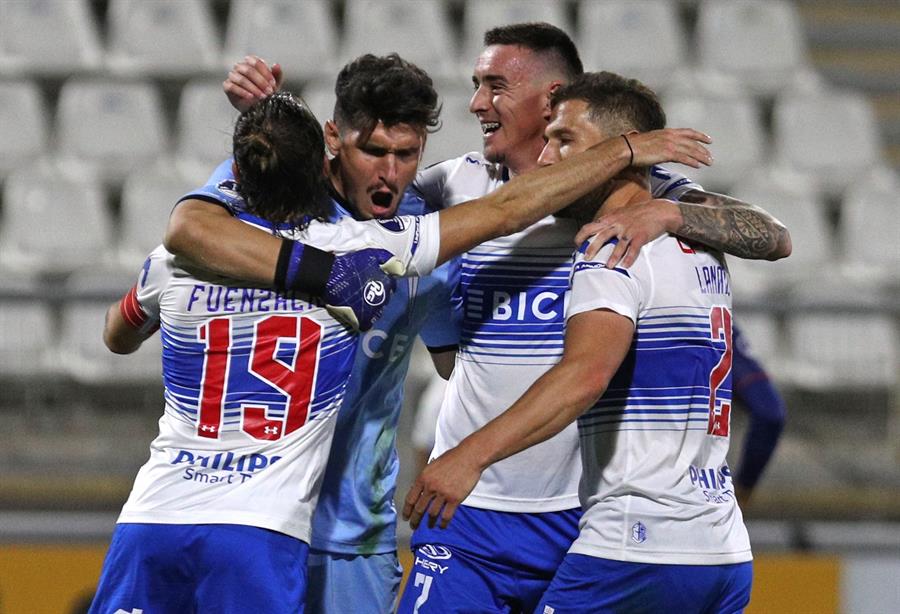 La alegría de U. Católica tras dar vuelta un sufrido encuentro ante Sol de América en San Carlos