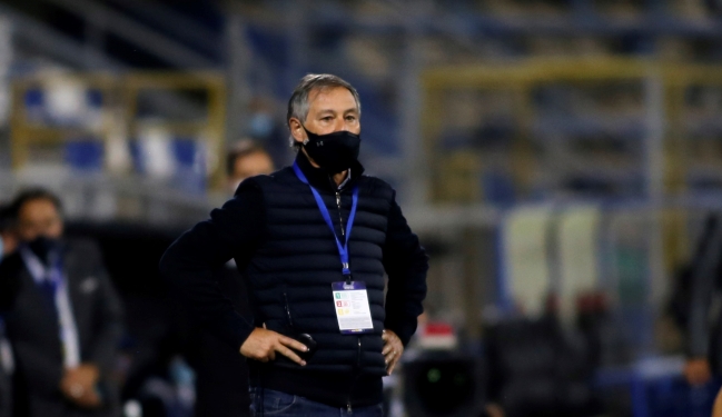 Ariel Holan: Representar al país con Católica en esta competencia es motivo de orgullo