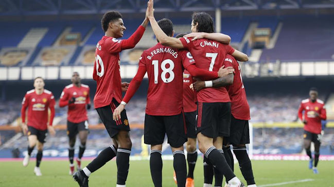 Manchester United doblegó a Everton en el debut goleador de Edinson Cavani