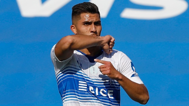 César Pinares se embarcó a Brasil para cerrar su fichaje en Gremio