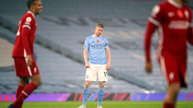 Kevin de Bruyne erró un penal que dejó escapar el triunfo a Manchester City ante Liverpool